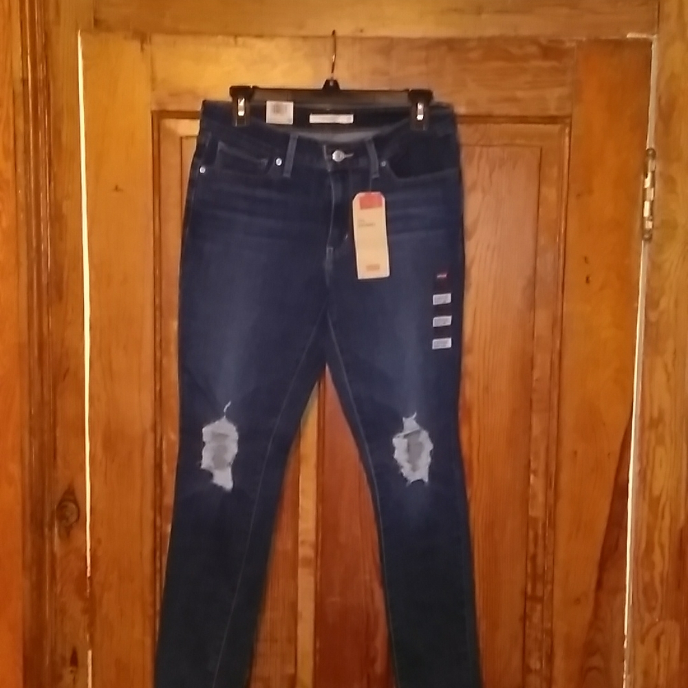 Women Levi's